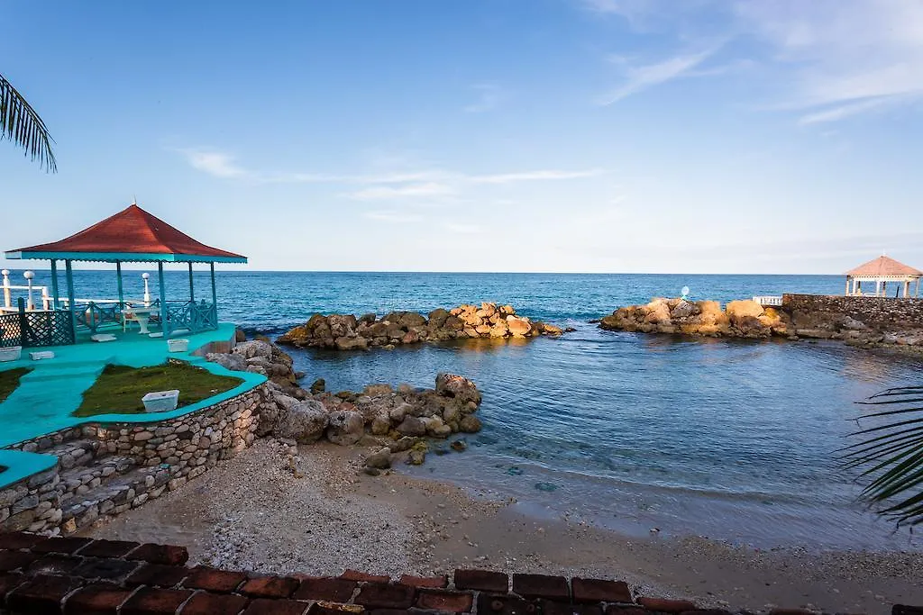 Villa Criss Ocho Rios Apartment